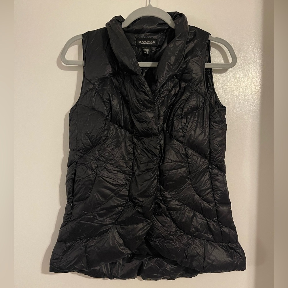 Woman’s Beyond Yoga Puffer Vest size Small